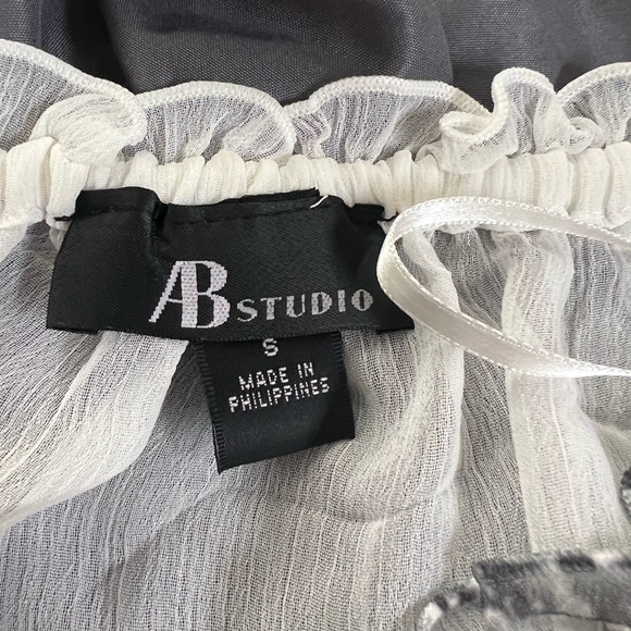 AB Studio blouse 2 for $10 - Picture 3 of 3